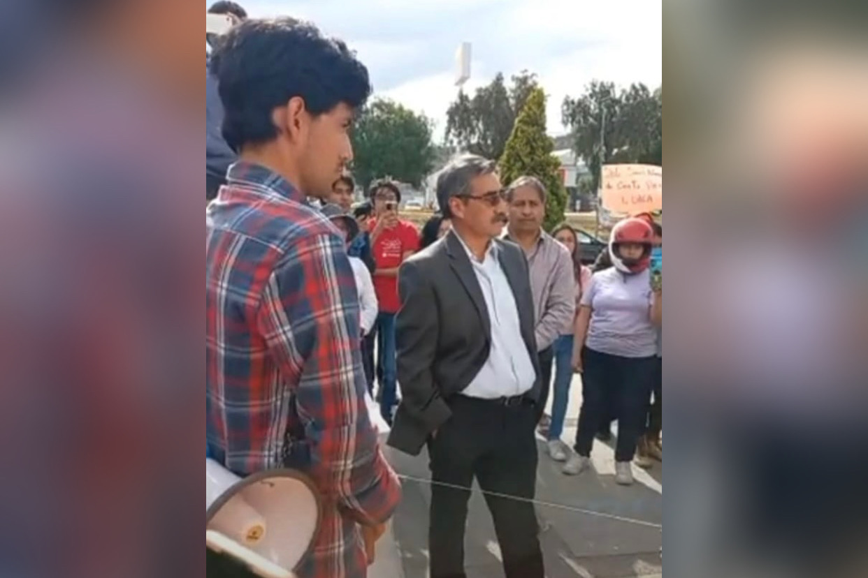 Reaparece Octavio Castillo en el ICBI; alumnos piden que se presente el 2 de octubre