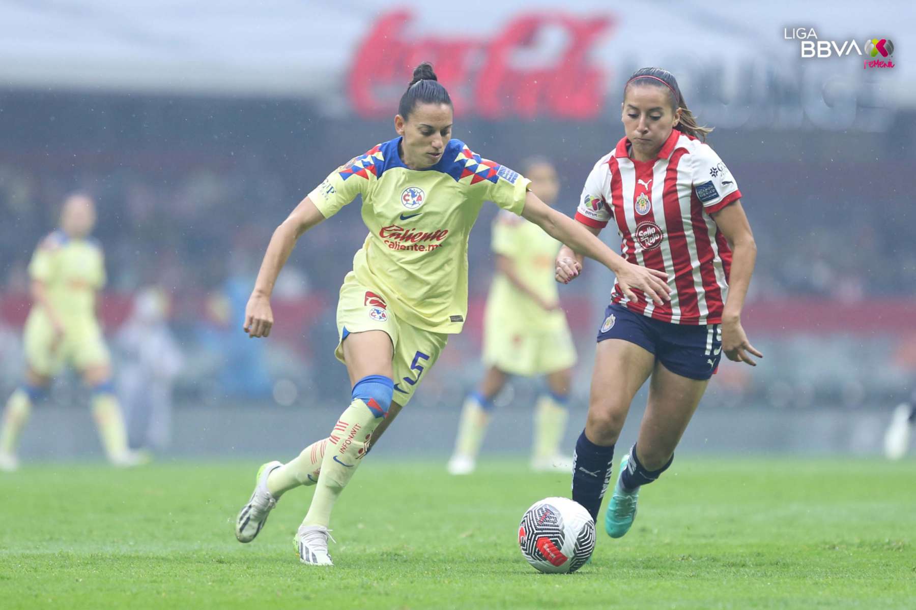 América femenil vs Chivas: Águilas remontan y se llevan el clásico