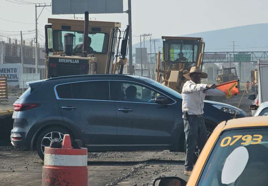 Carretera Pachuca-Sahagún: Circulación lenta por reparación de vialidad