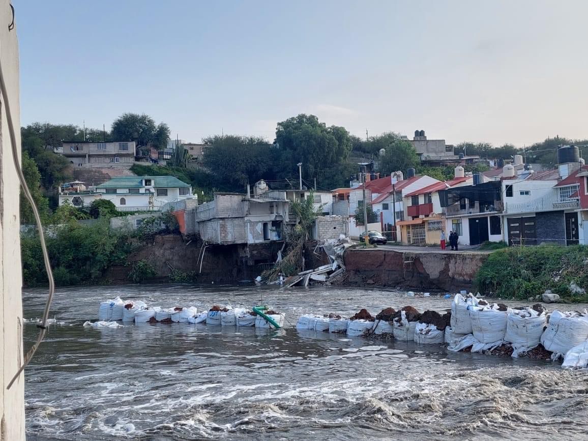 Tula de Allende: se derrumba casa en el Río Tula tras lluvias