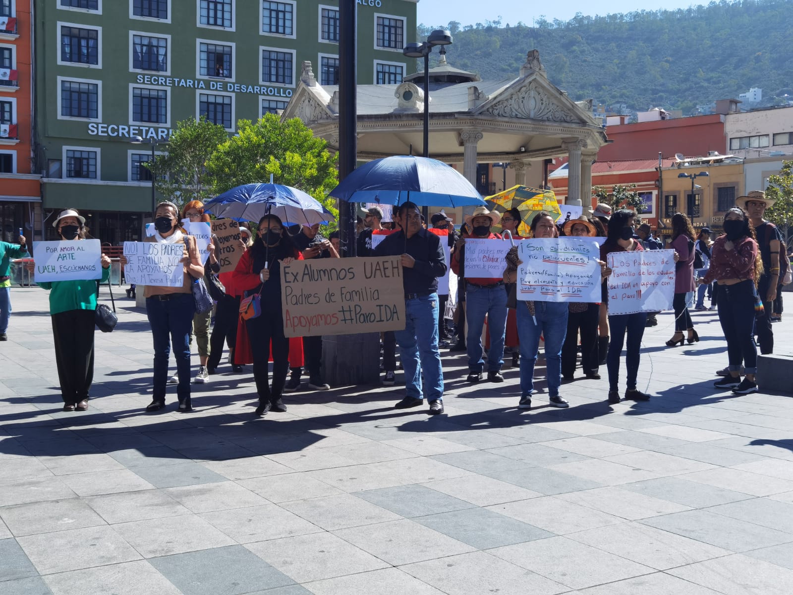 Inicia marcha silenciosa en contra de violencia en la UAEH