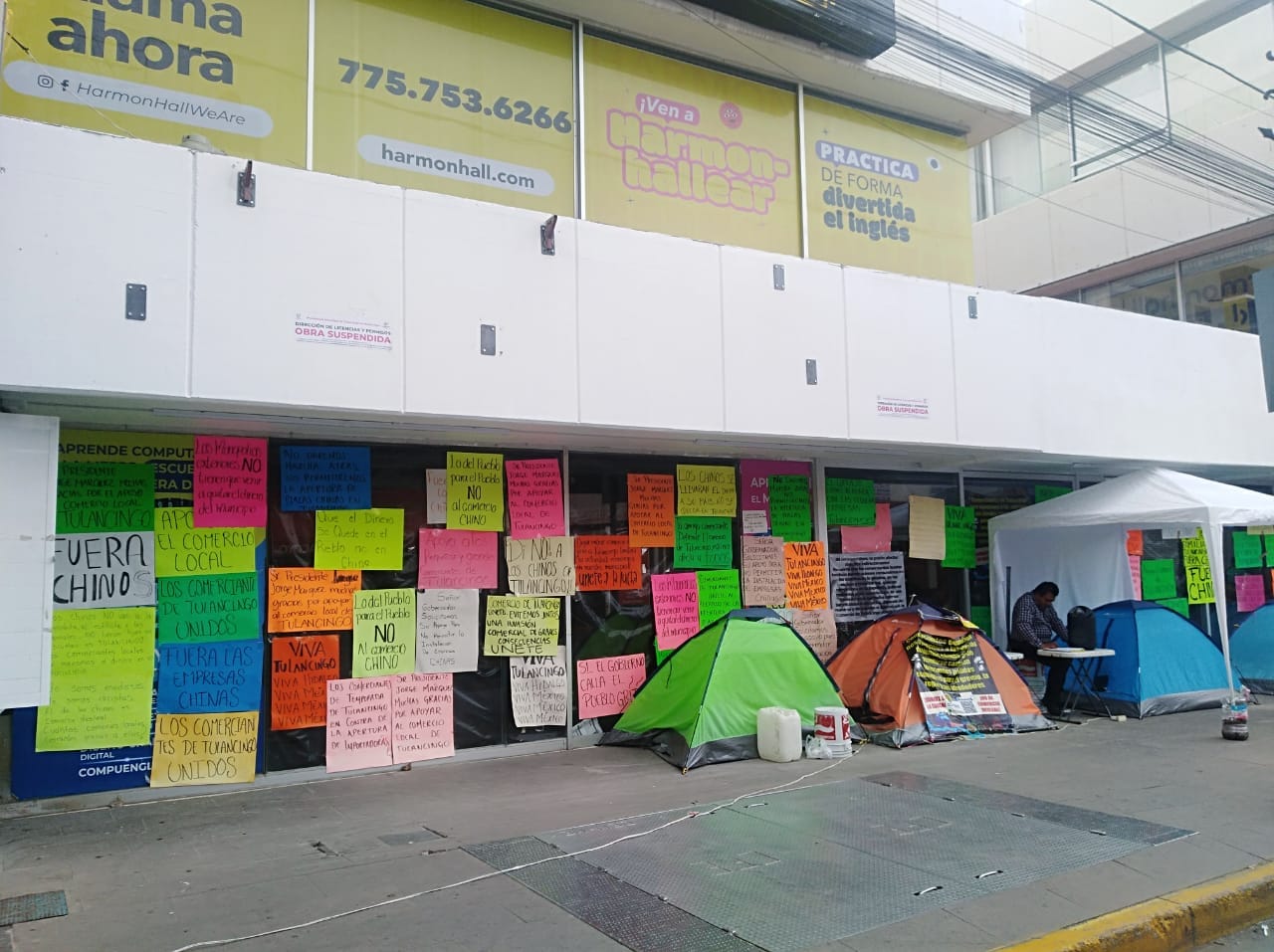 Tulancingo: comercio mantiene 90 días de plantón contra tiendas chinas