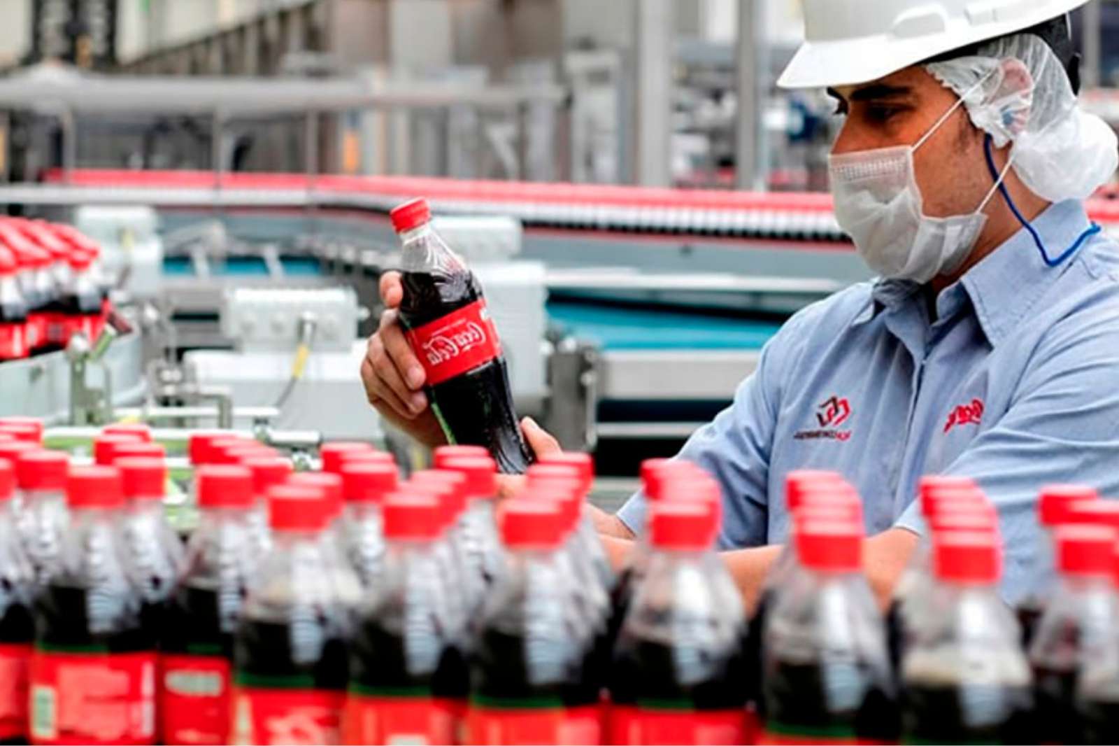 Coca Cola Ofrece empleo con sueldo de $12,900 y bonos