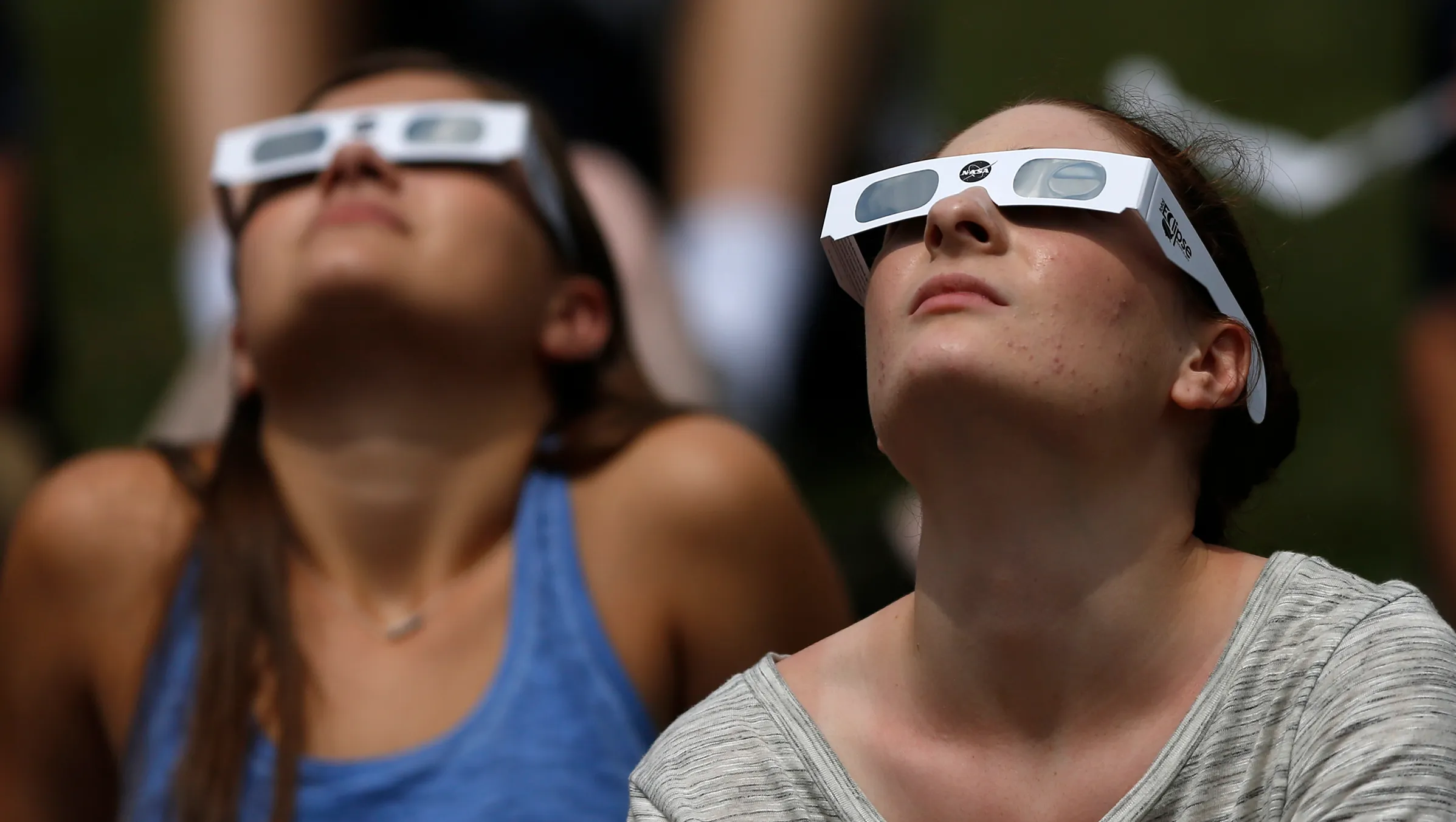 Lentes para ver el eclipse: precio, dónde comprarlos y características