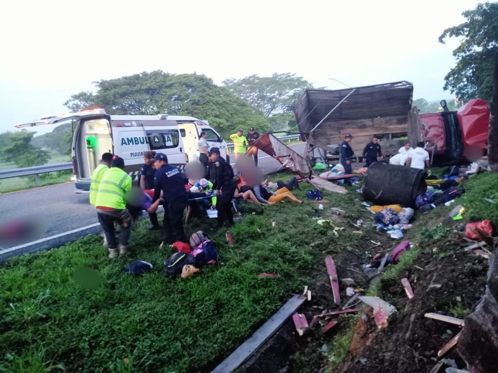 Accidente carretero deja 10 migrantes muertos en la costa de Chiapas