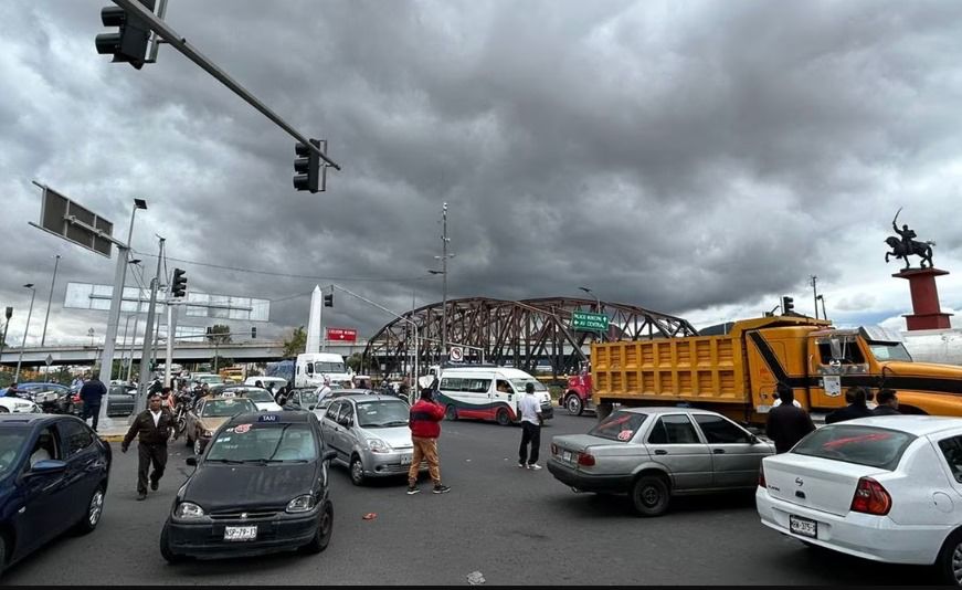 Bloqueos autopista México-Pachuca: Así se vivió el cierre de la vialidad