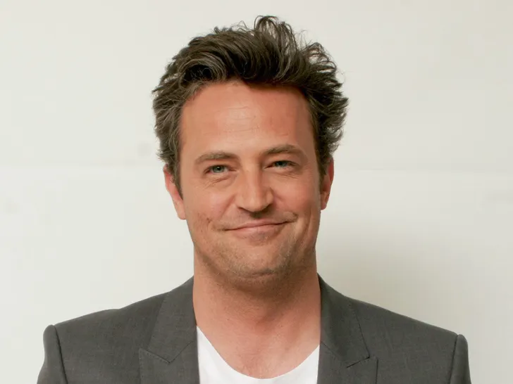 Muere Matthew Perry a los 54 años; se habría ahogado en jacuzzi