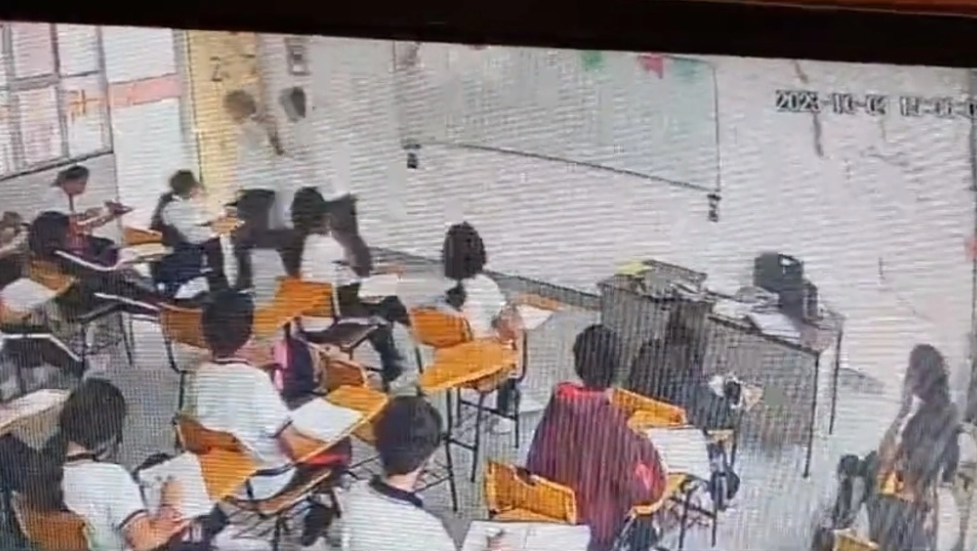 Alumno de secundaria apuñala a su maestra en Coahuila