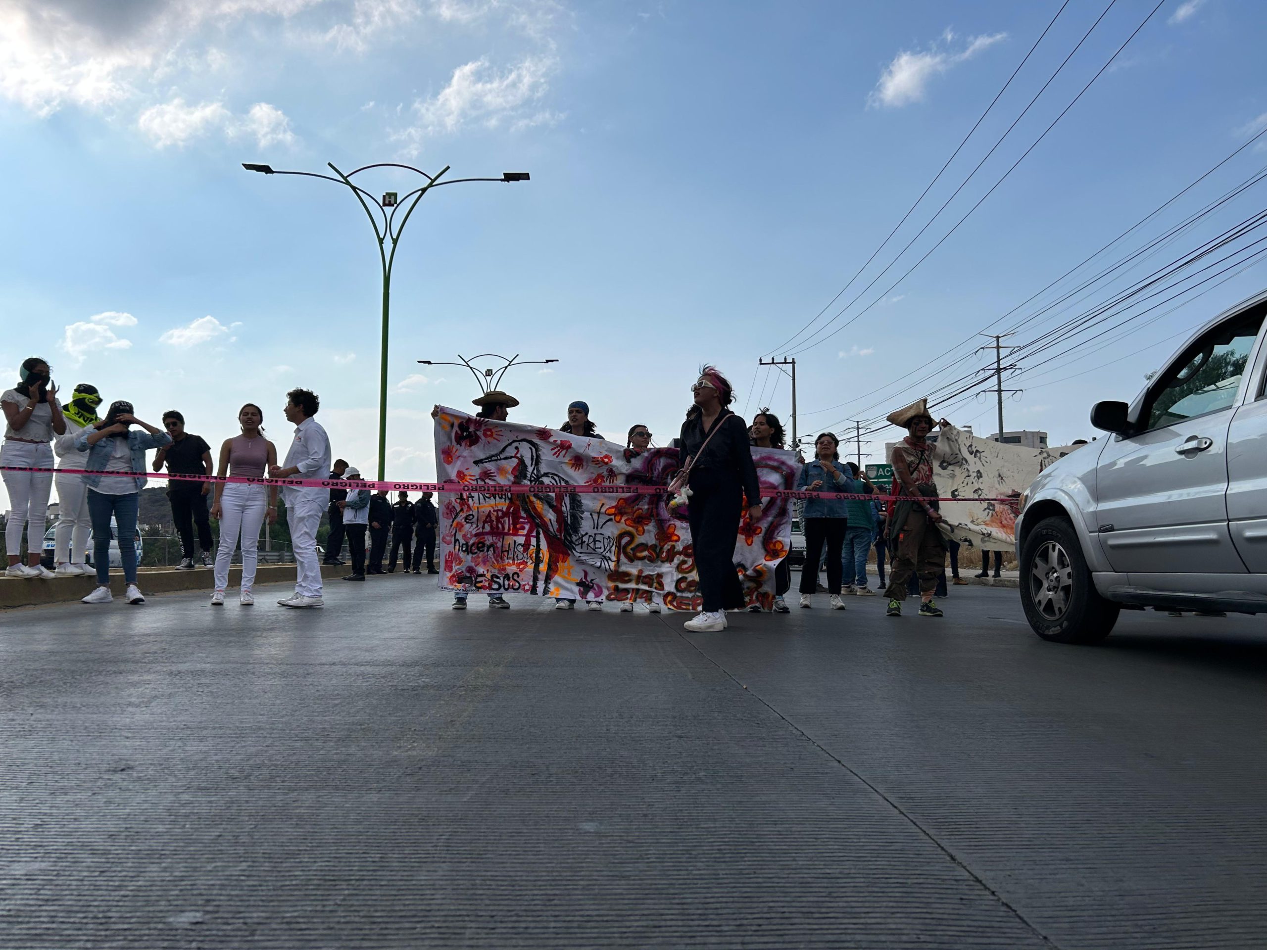 Bloqueo en Torres de Rectoría: alumnos paristas del IDA insisten que UAEH retome el diálogo