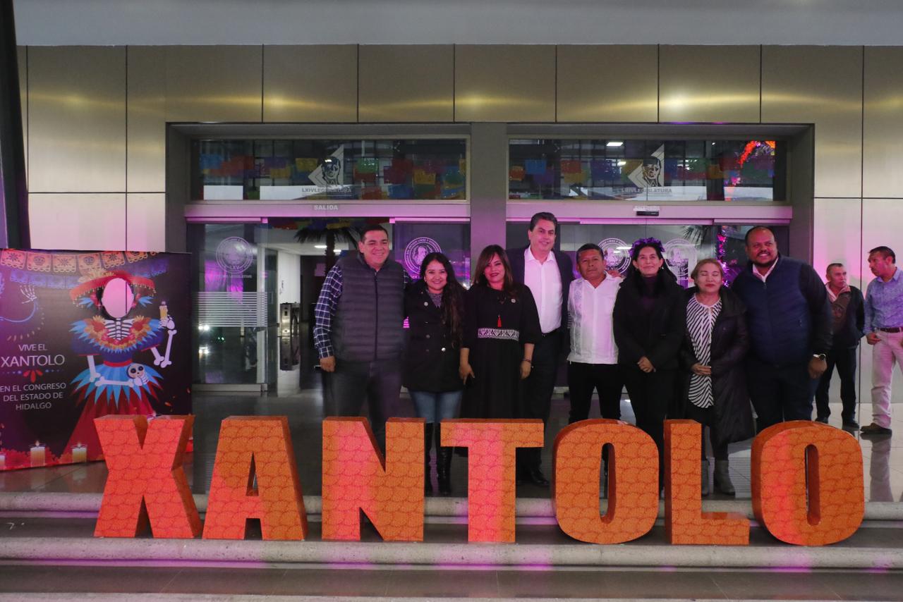 Realizan evento “Vive el Xantolo en el Congreso”