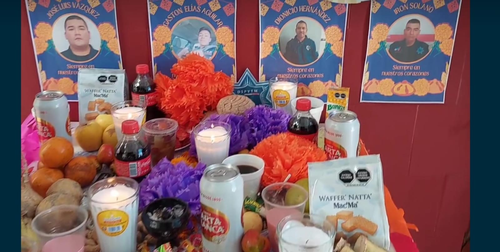 Mixquiahuala: Policía coloca ofrenda en memoria de compañeros fallecidos