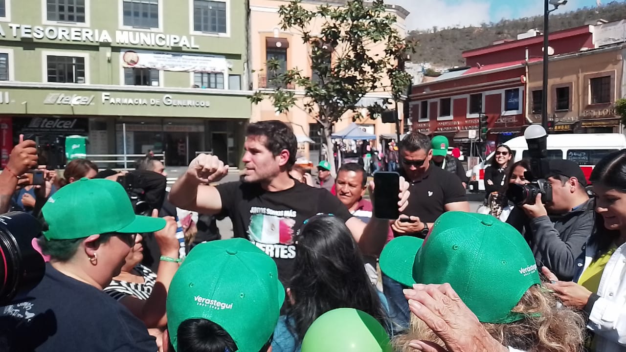 Eduardo Verástegui visita Pachuca en busca de apoyo ciudadano para candidatura