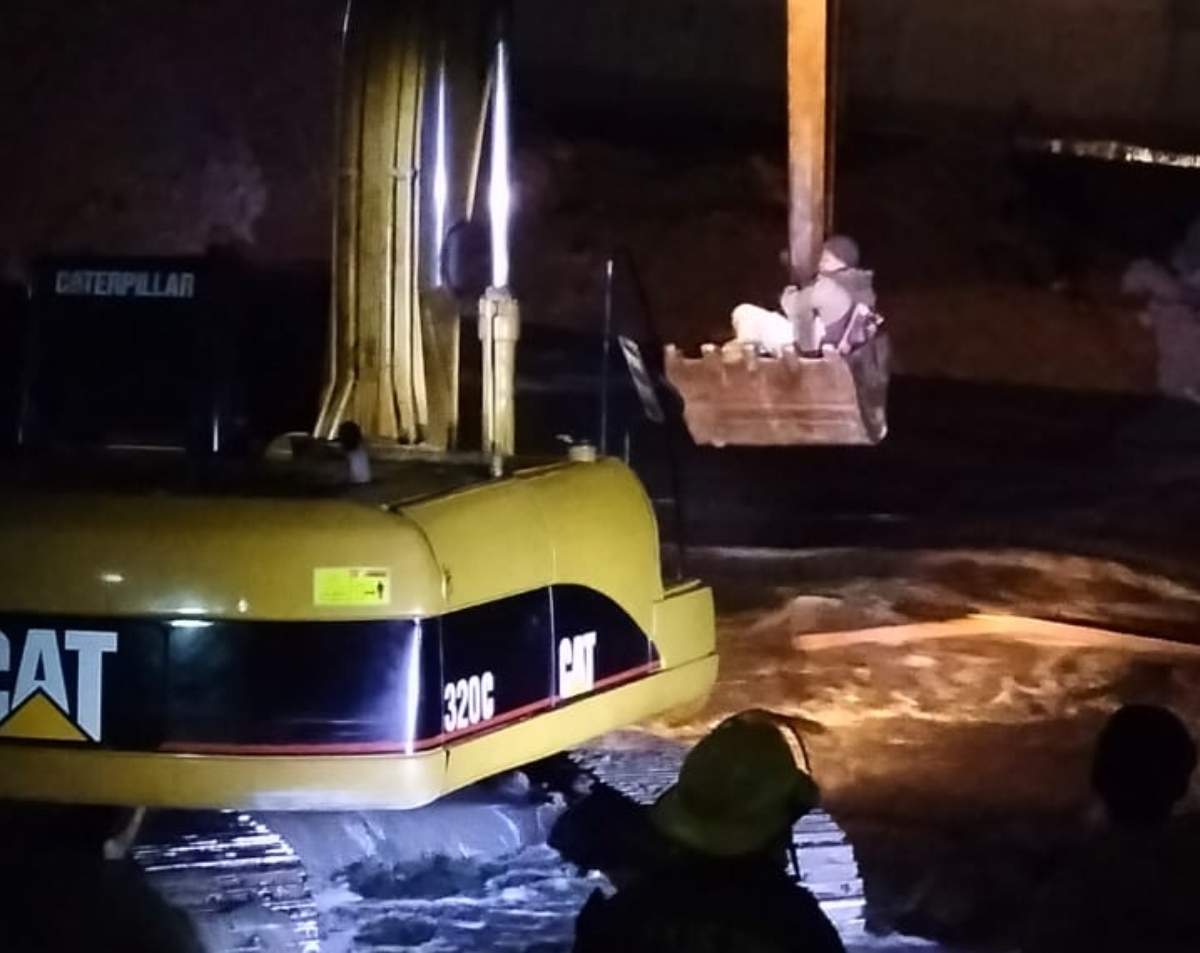 Tula de Allende: rescatan a trabajador que quedó atrapado en creciente del río