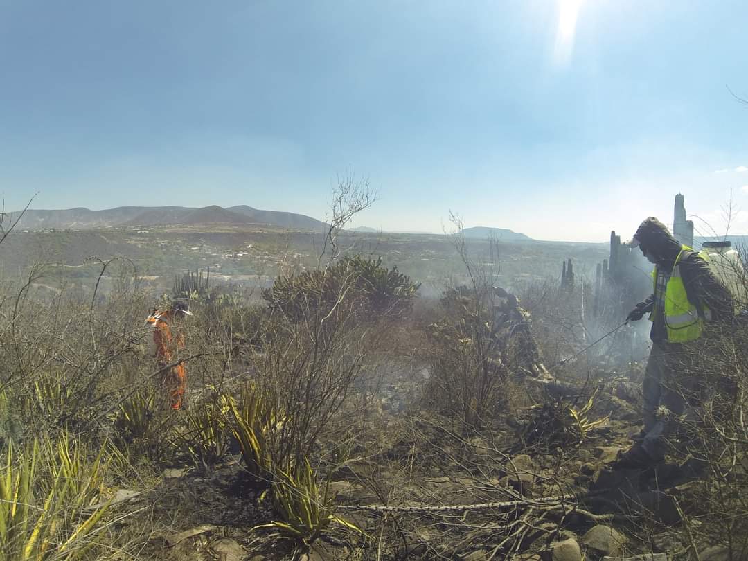 Chilcuautla: Ayuntamiento prohíbe quema de residuos para evitar incendios