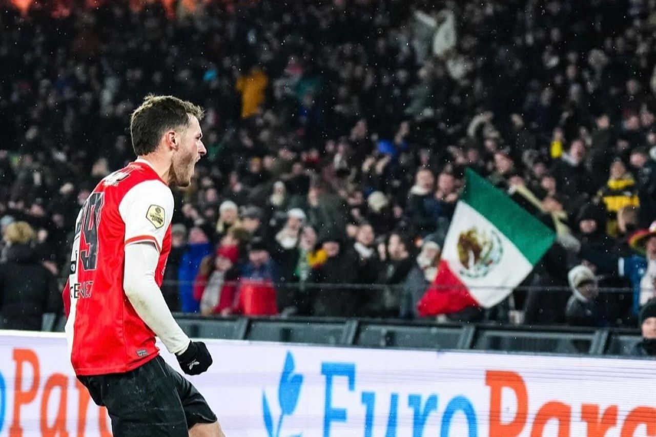 Santi Giménez supera a Hirving Lozano y Raúl Jiménez como el mexicano más caro de la historia