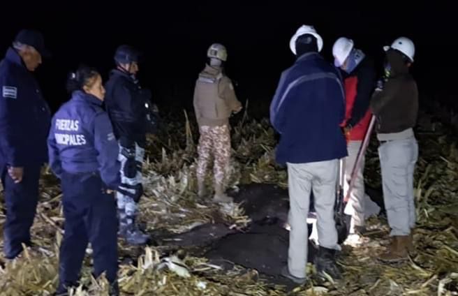 Ajacuba: dos camionetas calcinadas por incendio en toma clandestina