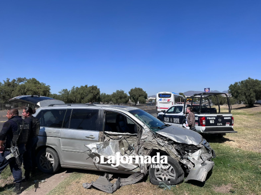 Autopista México-Pachuca: dos lesionados tras accidente entre autobús y camioneta