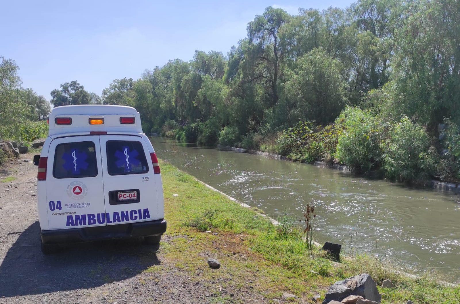 Tezontepec de Aldama: hallan cuerpo flotando en canal de aguas negras