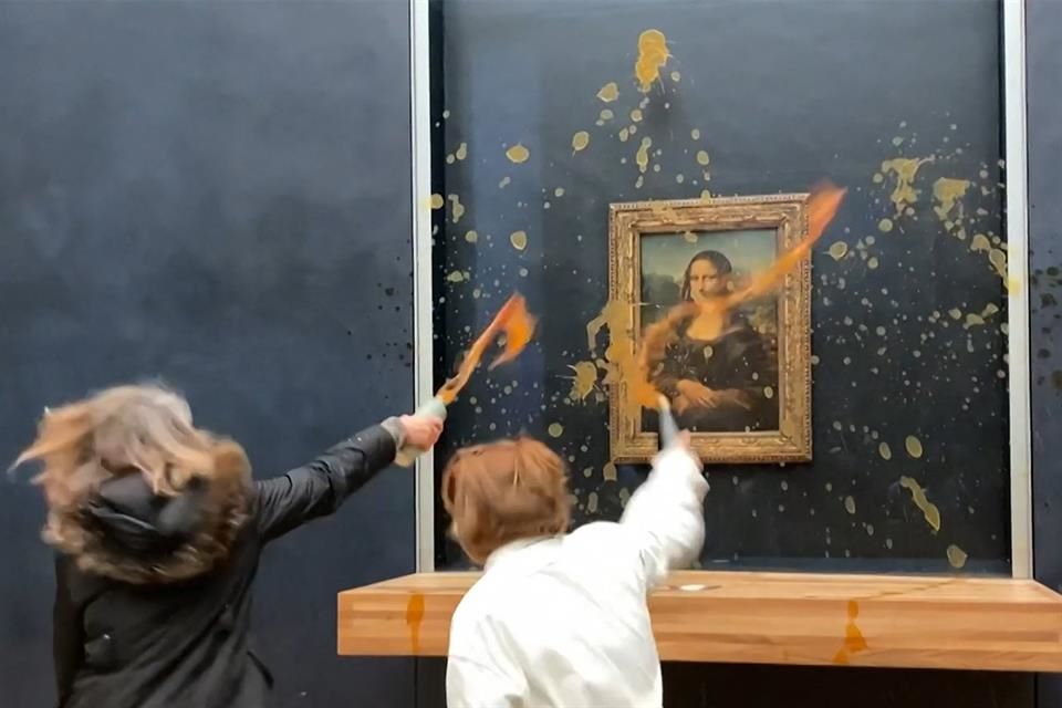 Activistas avientan sopa a la Mona Lisa entre protestas agrícolas en Francia