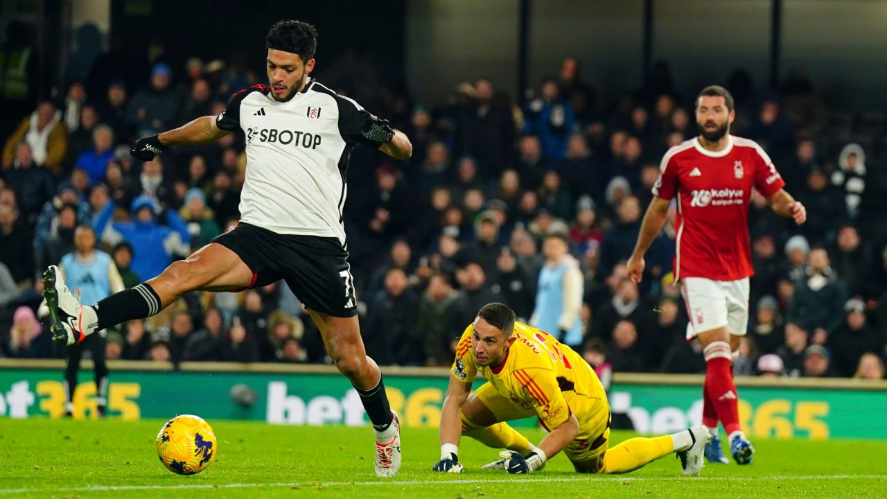 Golazo de Raúl Jiménez es nombrado el mejor del mes en la Premier League