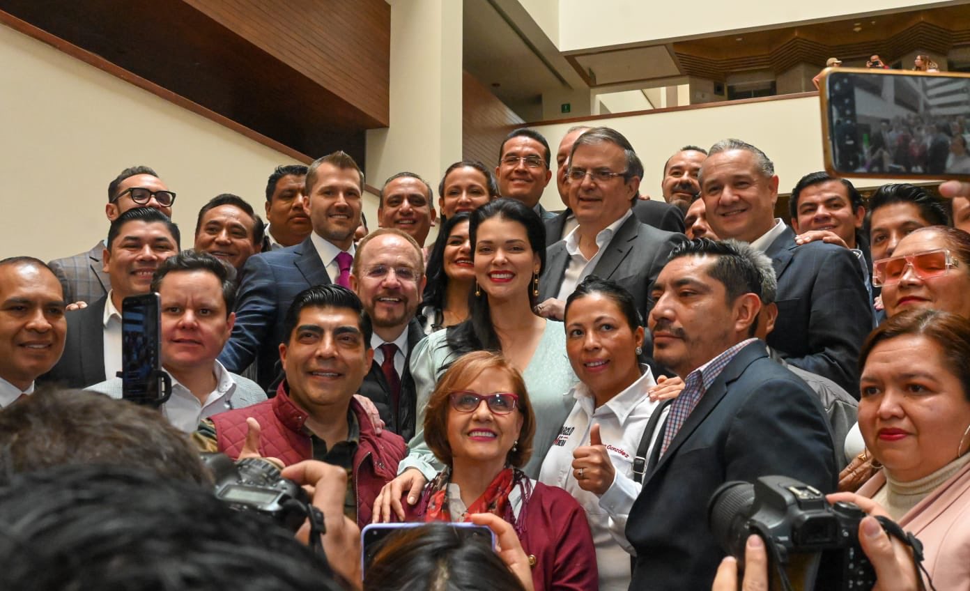 Se inscriben ex ‘corcholatas’ como candidatos al Congreso