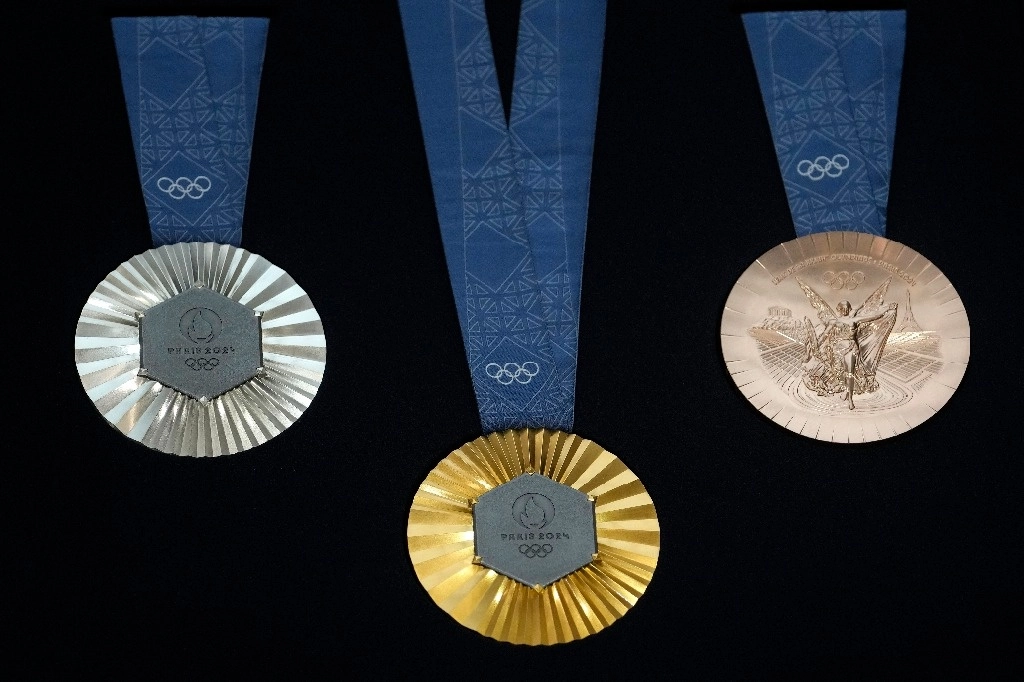 París 2024: medallas olímpicas tendrán un pedazo de la torre Eiffel