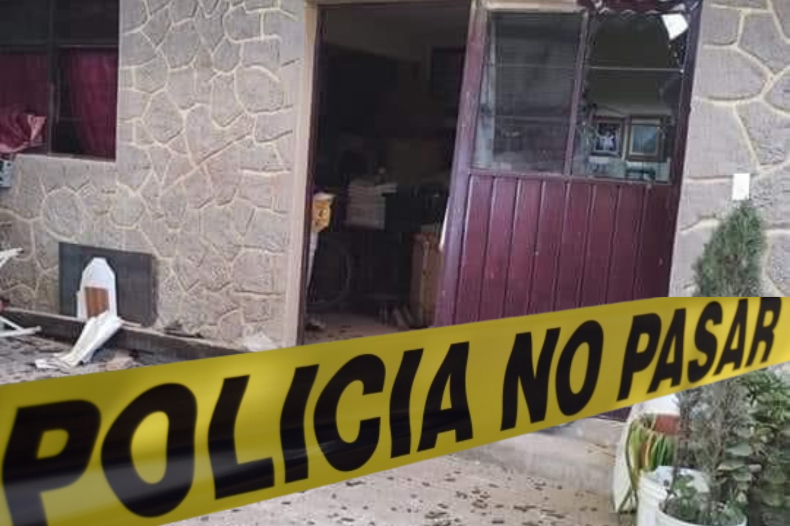 Explosión de pólvora deja un herido y destroza una casa en Epazoyucan