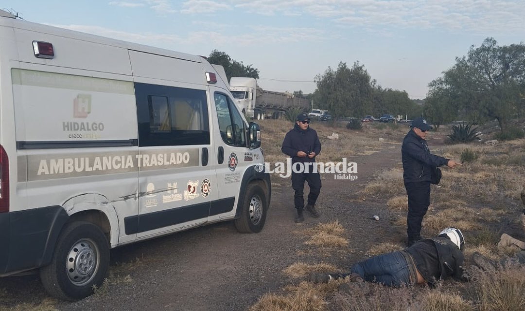 Carretera Pachuca-Actopan: Motociclistas sufren accidente en San Agustín Tlaxiaca