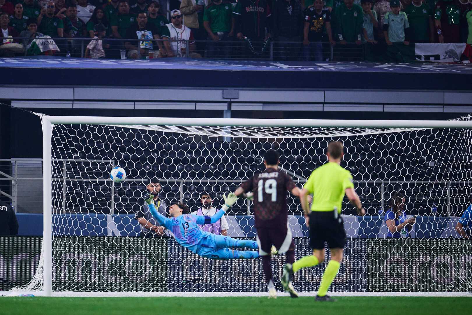 México cae otra vez 2-0 frente a Estados Unidos en final de Nations League