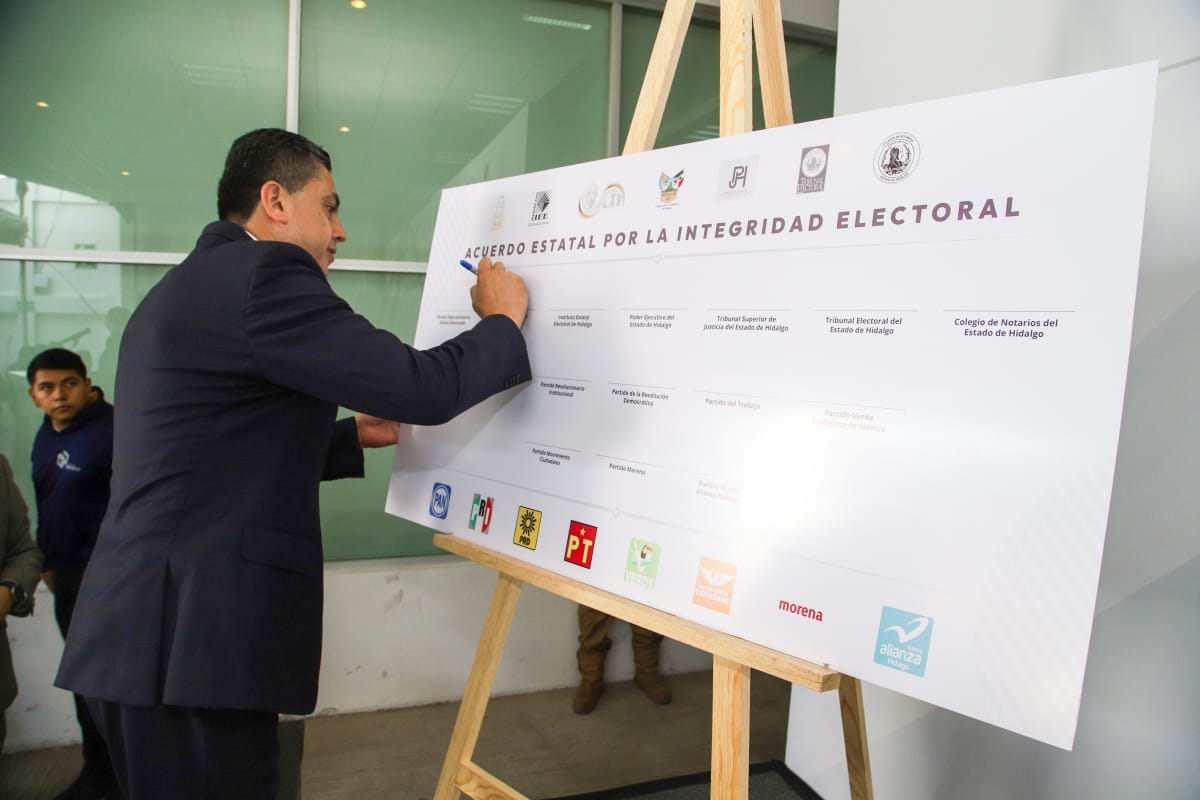 Osiris Leines firma acuerdo estatal por la integridad electoral en Hidalgo