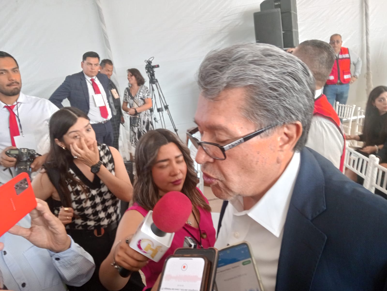 De mal gusto que aliados de la 4T se pronuncien contra gobernador de Hidalgo: Monreal