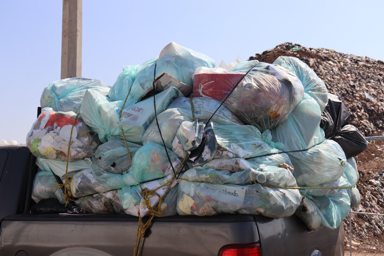 Sindicato del IMSS lleva su propia basura al relleno del Huixmi