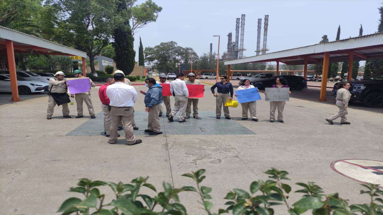 Trabajadores de la Refinería Miguel Hidalgo protestan por indumentaria y servicios de salud