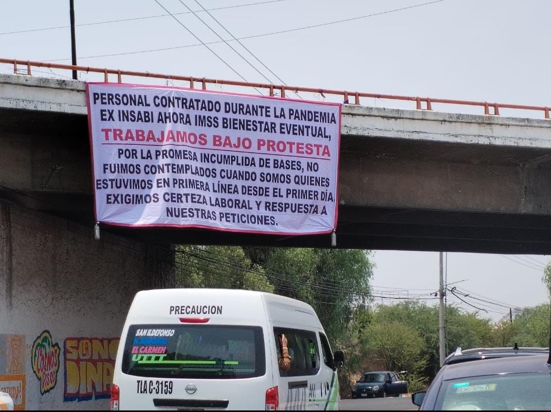 Trabajadores del Hospital General Tula Tepeji trabajan bajo protesta