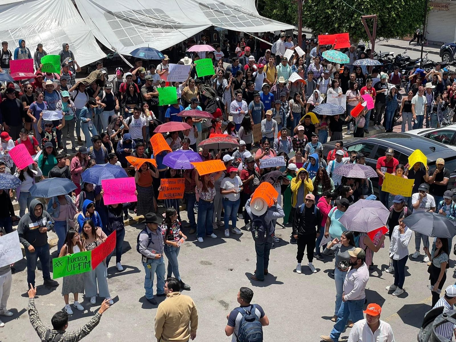 Alumnos de la UPFIM se manifiestan, te contamos porqué