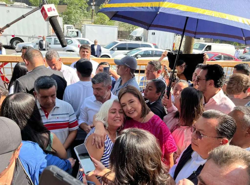 Ejerce Xóchitl Gálvez su voto en casilla de la Miguel Hidalgo