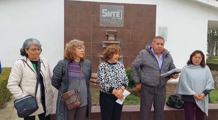 Por maltrato, docentes jubilados exigen cambio de la representante en delegación D-IV-22