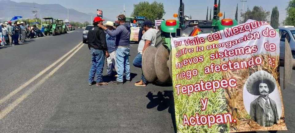 Campesinos del Valle del Mezquital se manifiestan, piden agua para sus cultivos