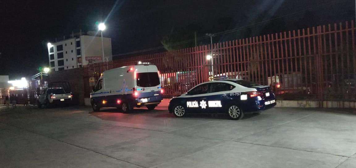 Tula: balean a automovilista por no ceder el paso a otro coche; llega por su cuenta al hospital