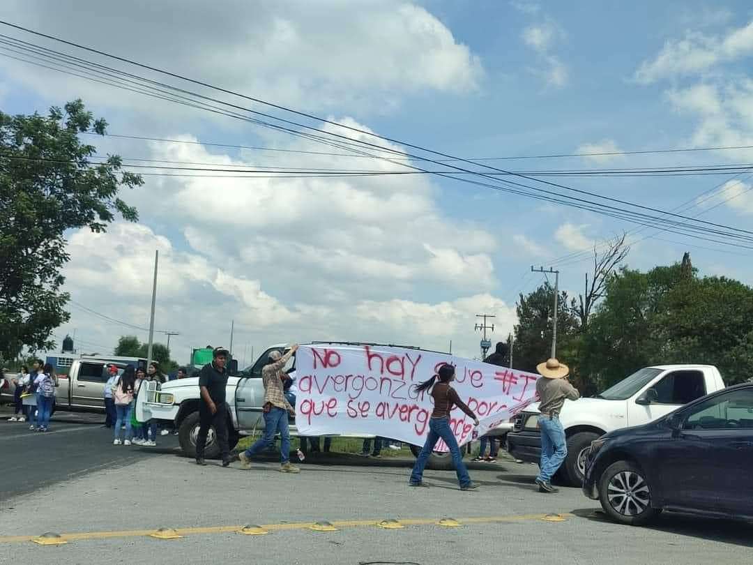 Bloquean carretera Progreso-Actopan: ¿por qué protestan alumnos de la UPFIM?