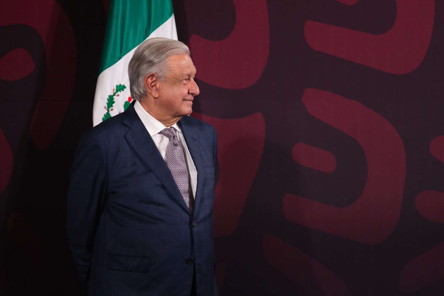 Entrega AMLO declaración patrimonial correspondiente a fin de su gestión