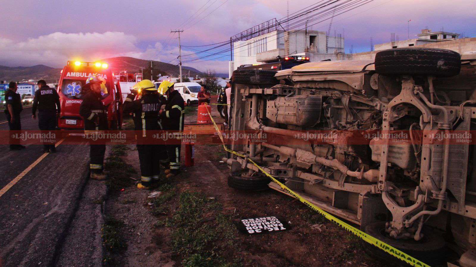 Accidente en carretera Pachuca-Actopan: 8 lesionados por volcadura de combi