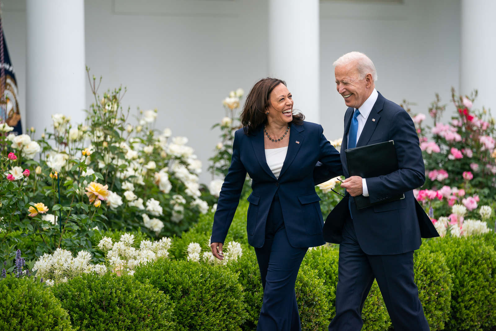 Respalda Joe Biden a Kamala Harris como candidata presidencial