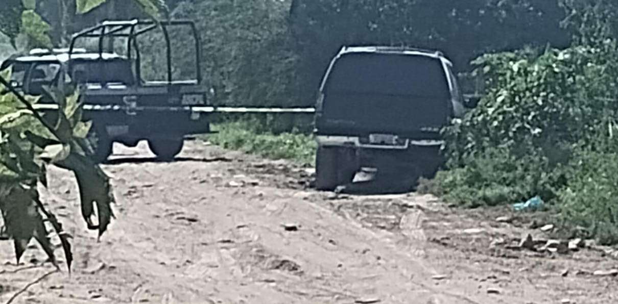 Ixmiquilpan: hallan camioneta baleada en camino de terracería