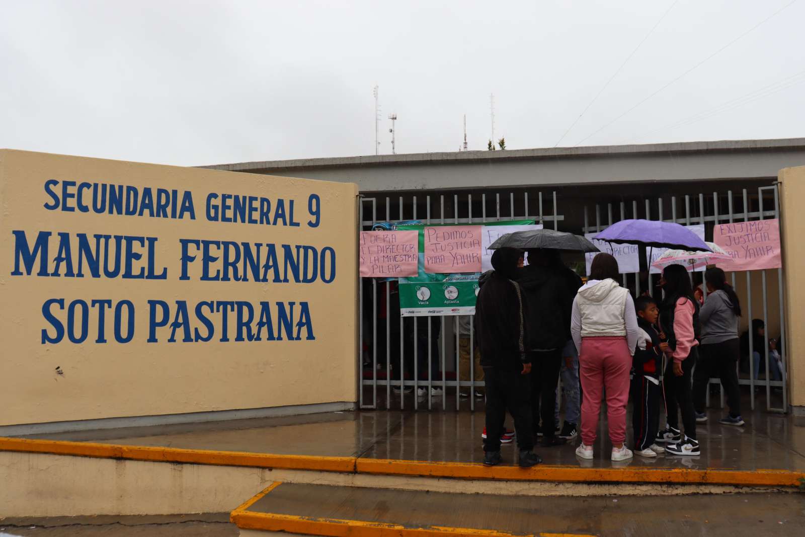 Pachuca: exigen destitución de prefecta y director, tras deceso de adolescente