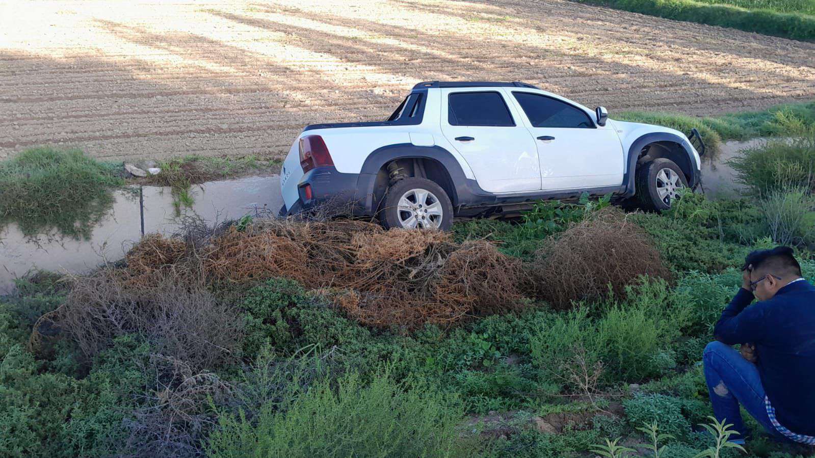 Actopan: camioneta se sale de carretera; chofer sin lesiones