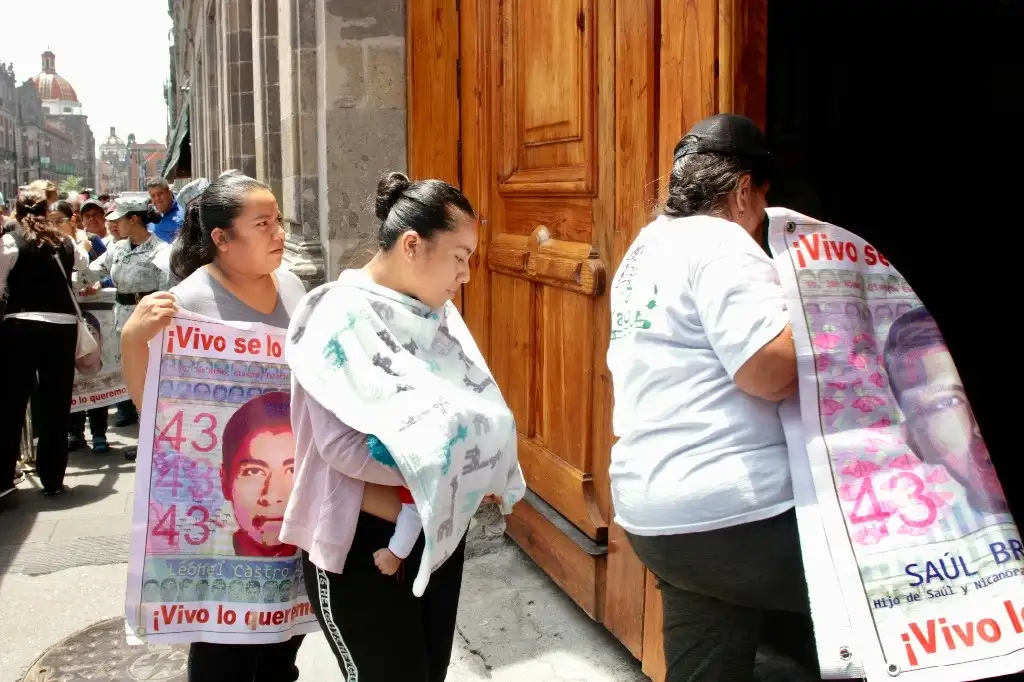 Claudia Sheinbaum se compromete a continuar la búsqueda de la verdad del Caso Ayotzinapa