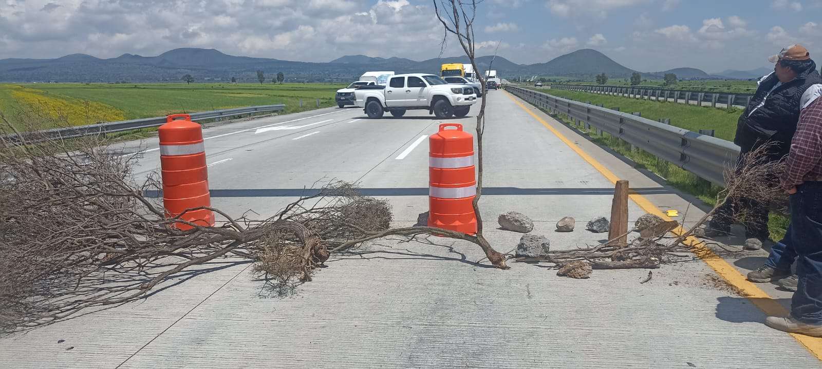 Bloqueo Arco Norte: ejidatarios cierran autopista en caseta Calpulalpan