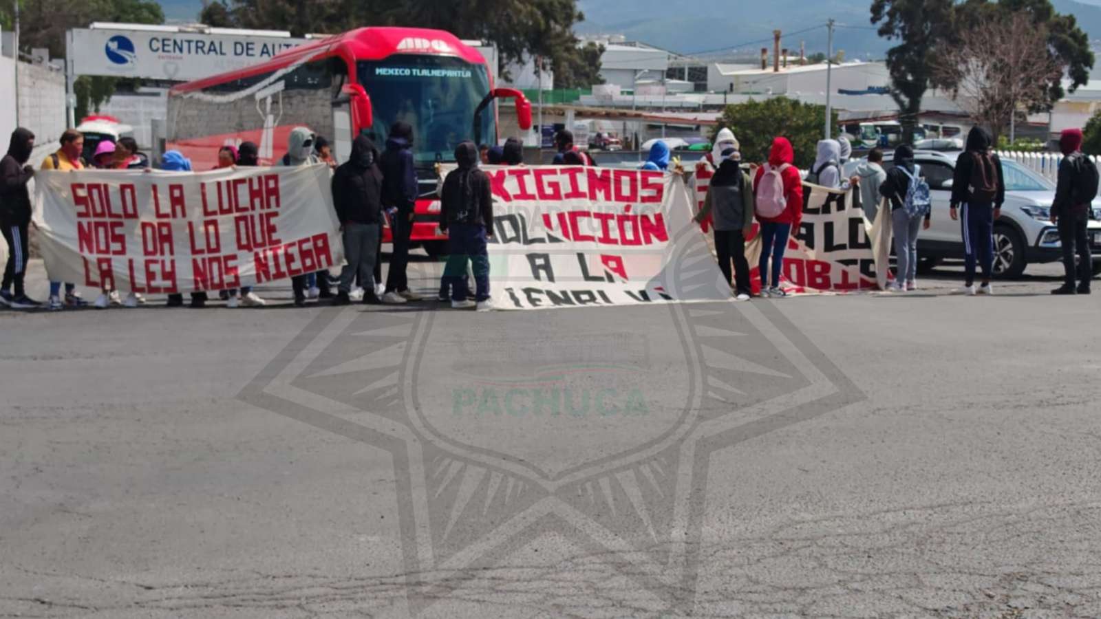 Central de Autobuses Pachuca: estudiantes de ‘El Mexe’ bloquean accesos