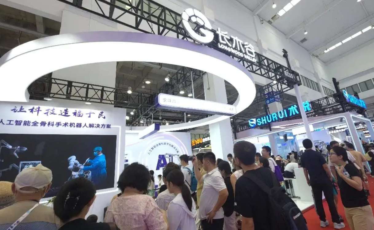 China coloca en el mercado mundial amplia gama de robots